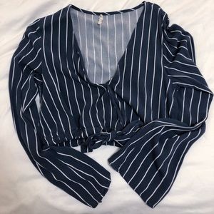 Pacsun cropped shirt